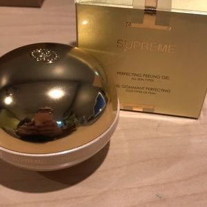Supreme perfecting peeling gel